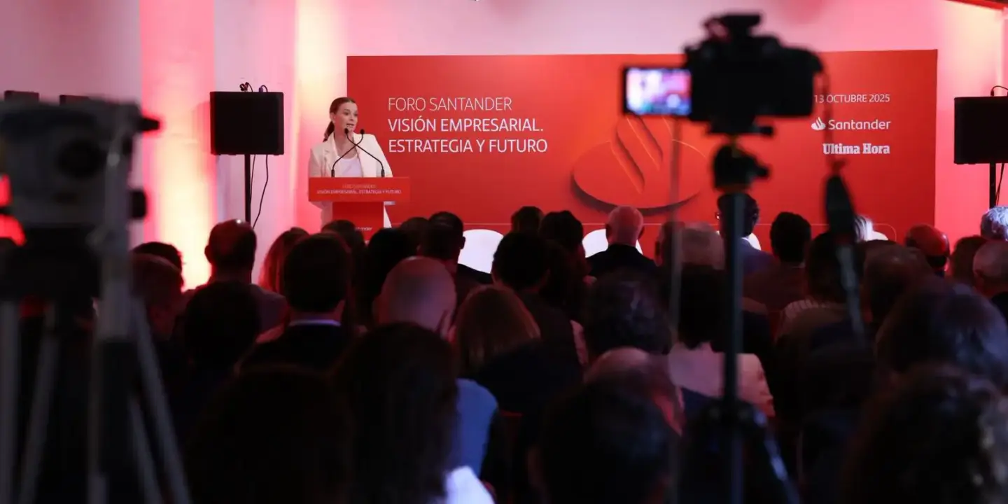 Marga Prohens en el Foro Santander
