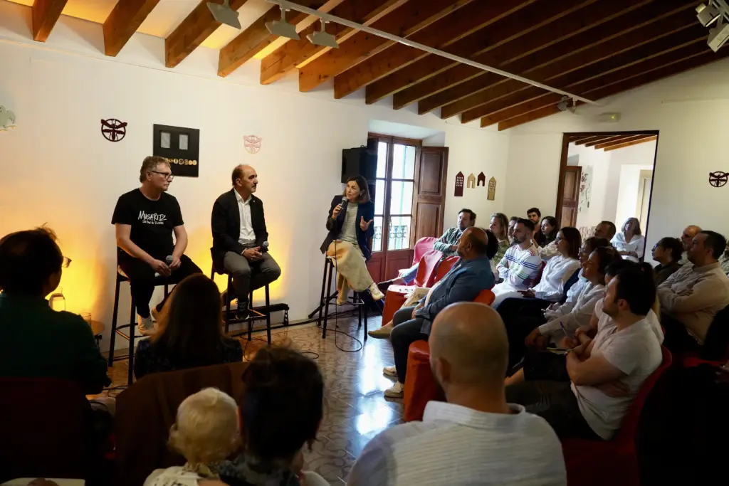Andoni Aduriz y Daniel Innerarity en Can Prunera
